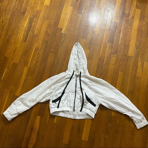 Hollister Crop Windbreaker - Picture 2 of 4
